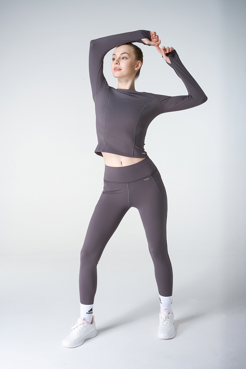 Long sleeve Round Neck Tee And Leisure High Waist Midi Legging